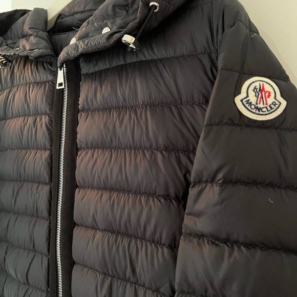 Moncler Raie short down jacket. - Picture 2 of 15